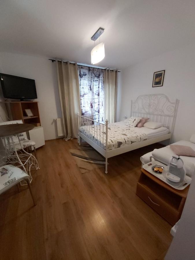 De Inchiriat Cascada 3*