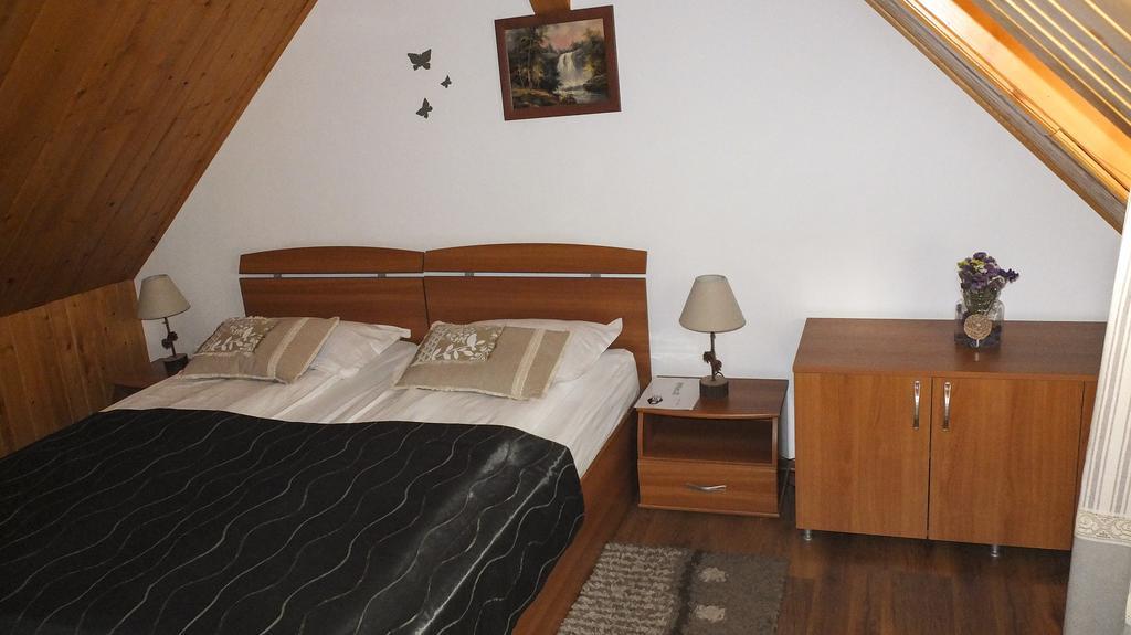 De Inchiriat Cascada Guest house 3*