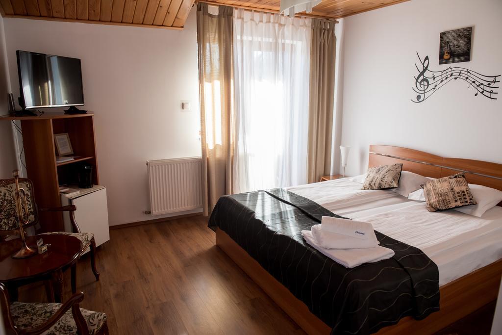 De Inchiriat Cascada 3* Buşteni